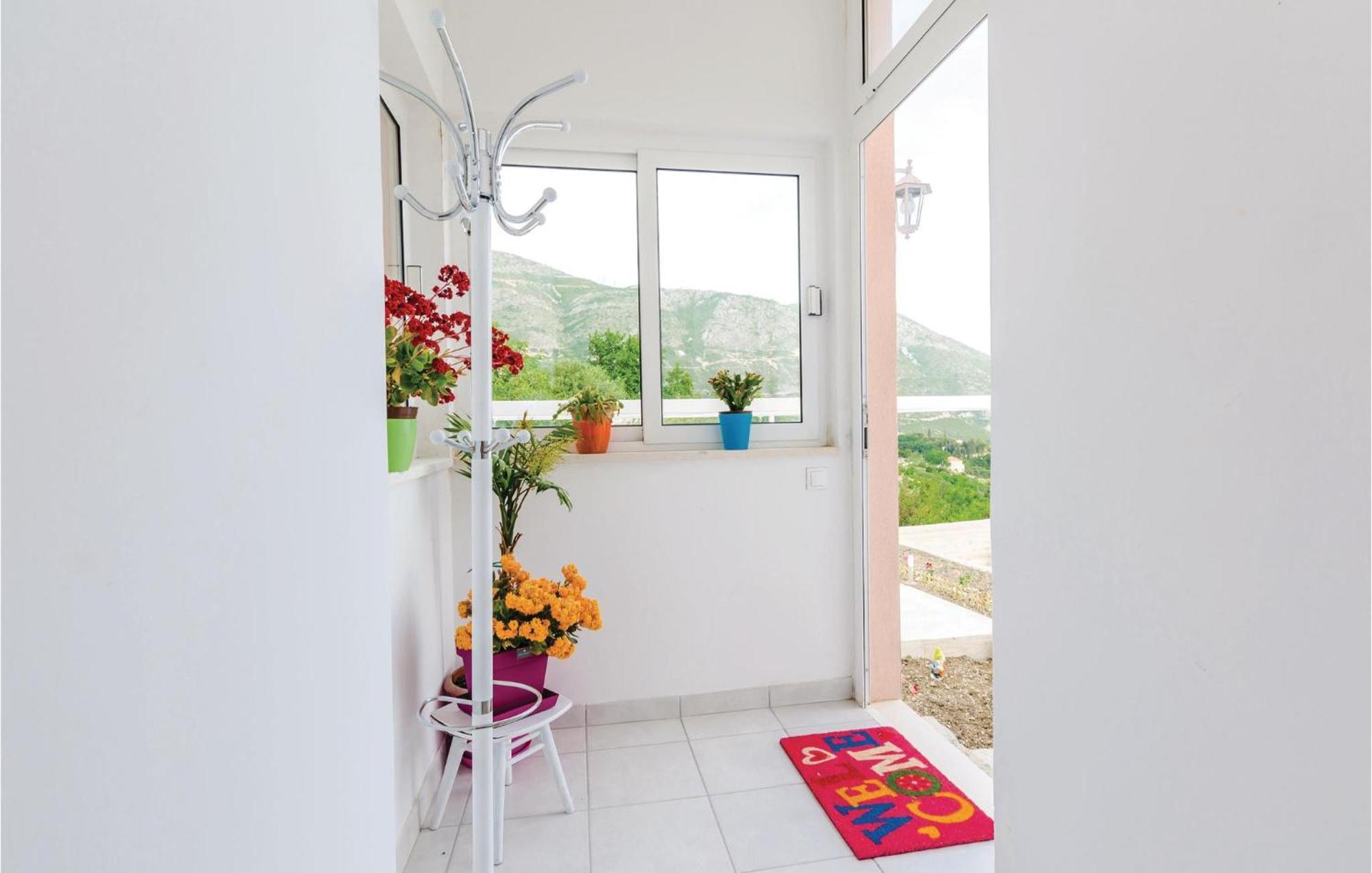 3 Bedroom Lovely Home In Plat Млини Экстерьер фото