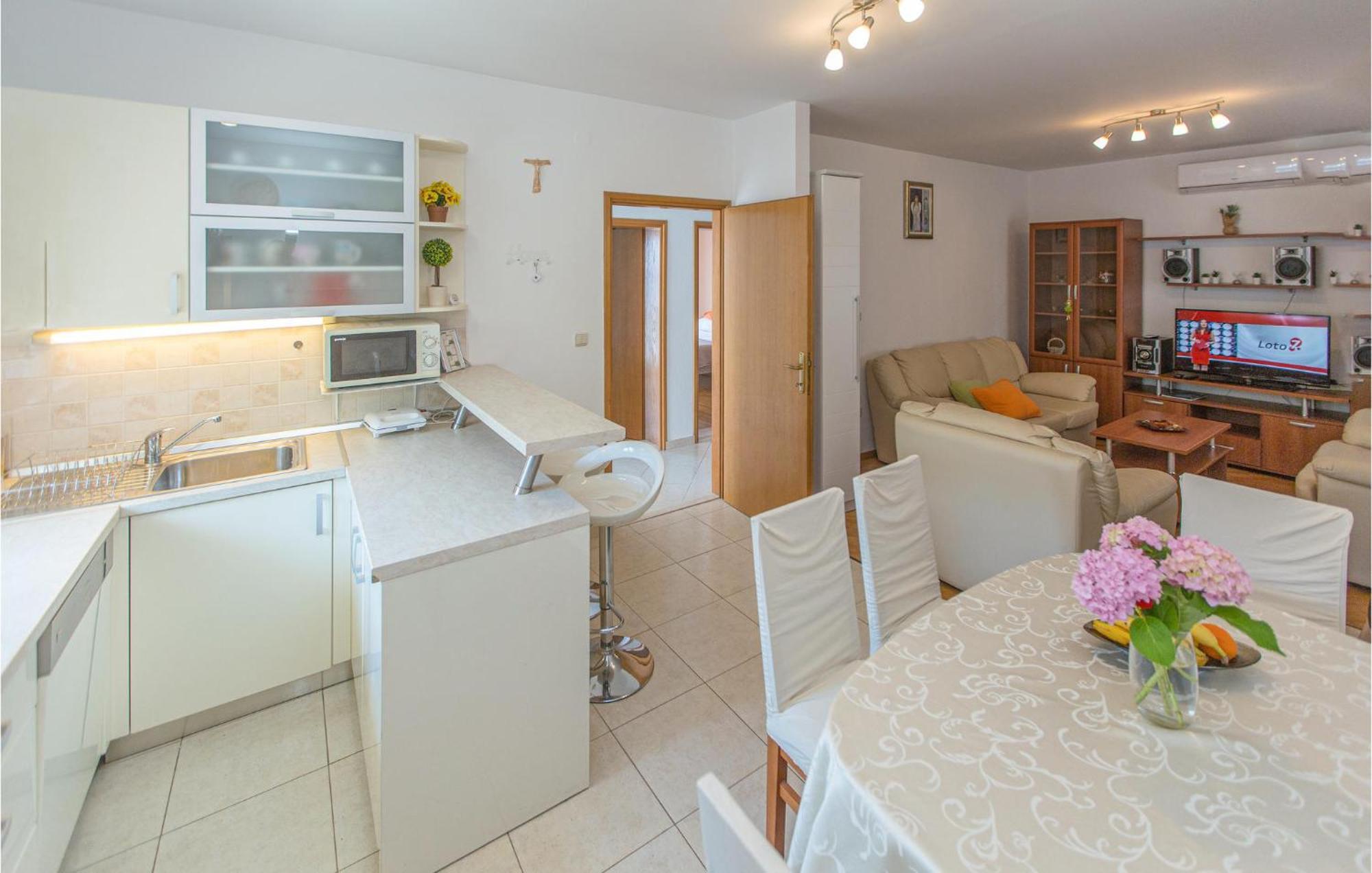 3 Bedroom Lovely Home In Plat Млини Экстерьер фото